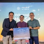 Pemenang Volkswagen Shutter Stories, Hasanul Asyraf (tengah) bersama Thomas Kwan (kiri) dan Charles Lim (kanan)