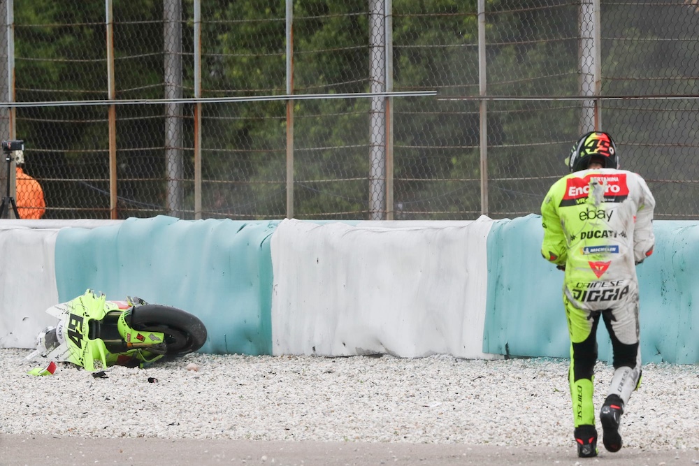 Fabio Di Giannantonio kemalangan di Turn 1 MotoGP Jerman 2025