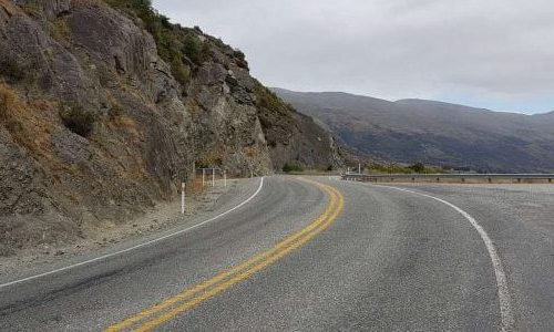 Garisan kembar kuning di Amerika Syarikat (AS)