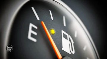 'E' pada indikator minyak bukan 'Enough', tapi 'Empty'