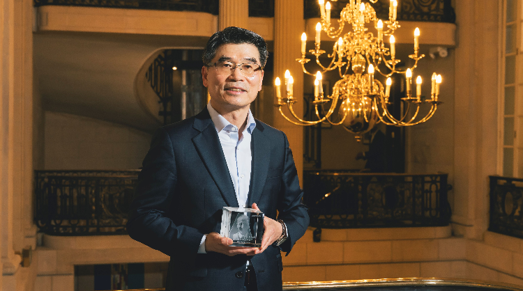 Ho Sung Song Dinobat Tokoh Automotif Tertinggi di Anugerah Autocar 2025