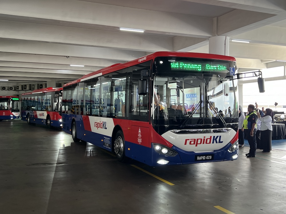 Bas diesel baharu Rapid Bus