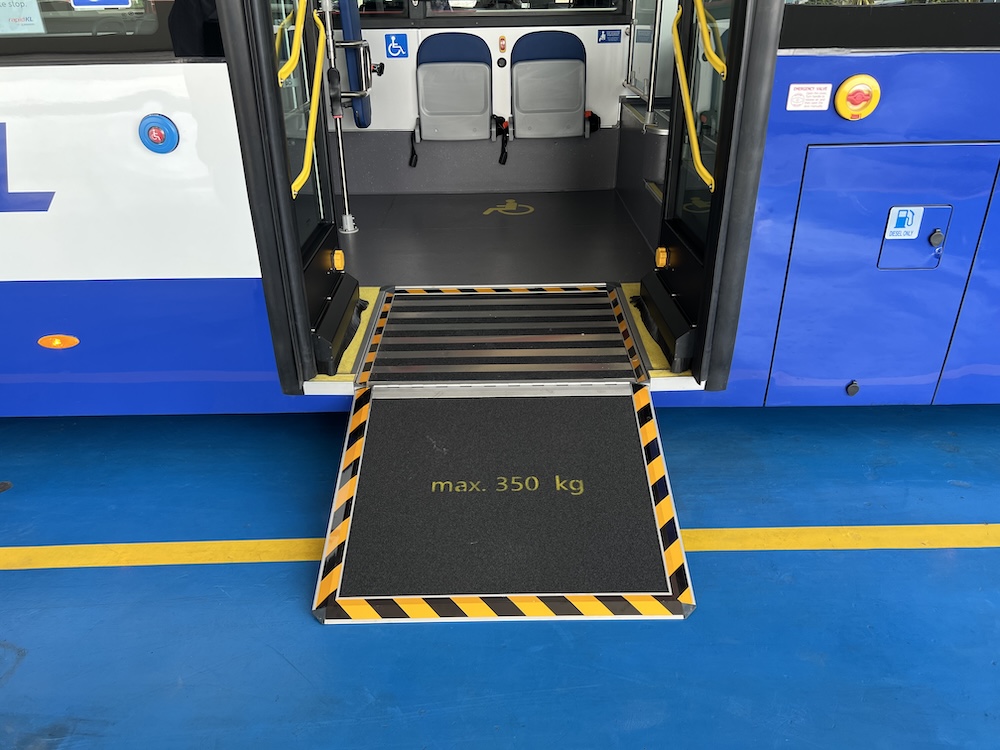 Bas diesel baharu Rapid Bus
