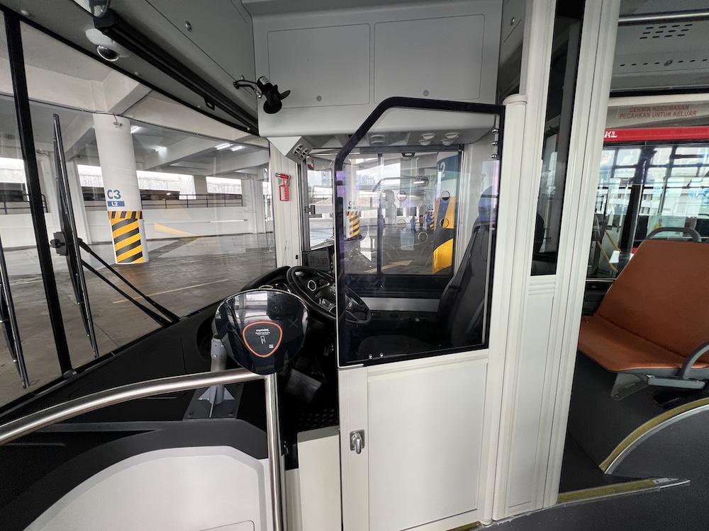 Bas diesel baharu Rapid Bus