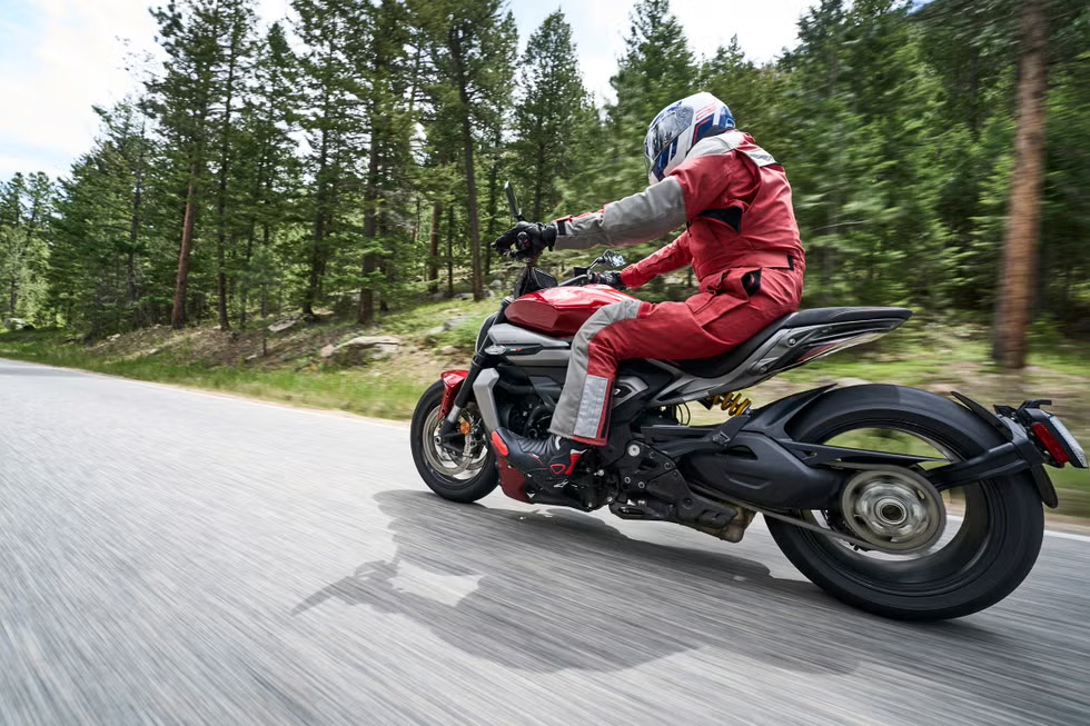 Ducati XDiavel V4 2025