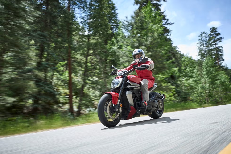 Ducati XDiavel V4 2025
