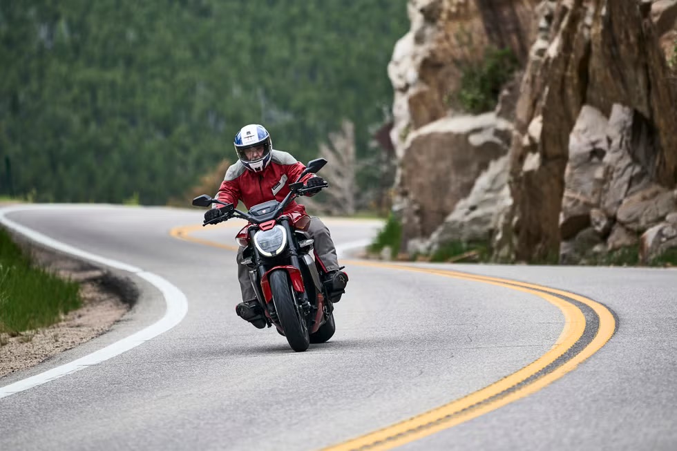 Ducati XDiavel V4 2025