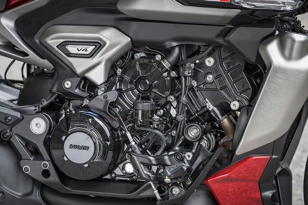 Ducati XDiavel V4 2025