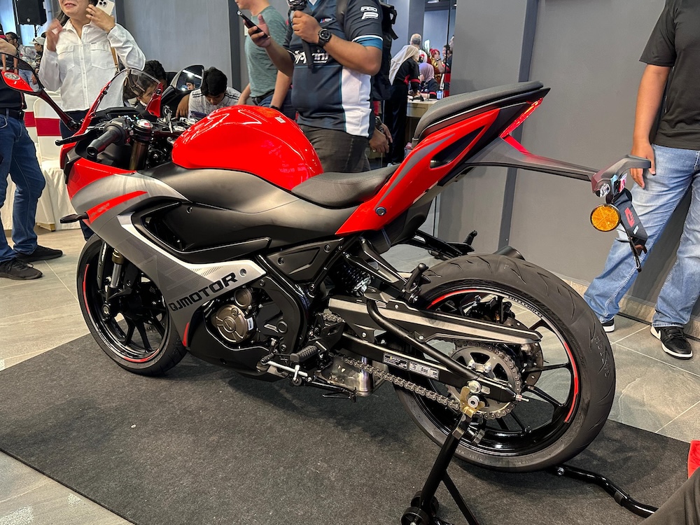 QJMotor SRK250R 2025