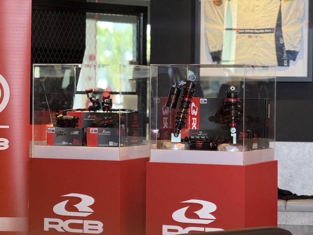 RCB rai ulang tahun ke-30