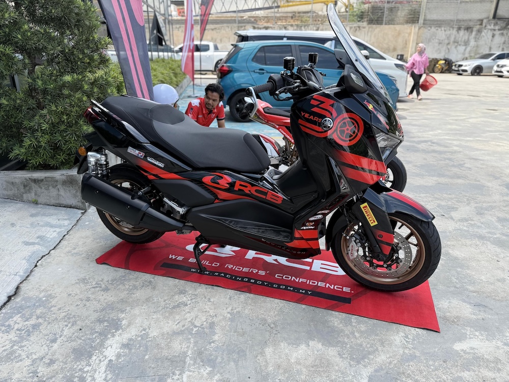 RCB rai ulang tahun ke-30