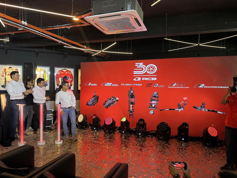 RCB rai ulang tahun ke-30