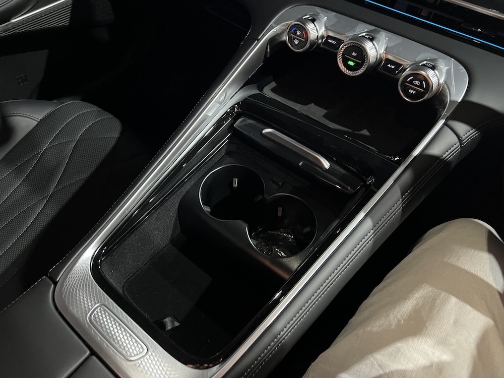 Omoda C9 PHEV