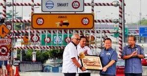 Pas tanpa had (MUTP) Terowong SMART sempena bulan merdeka.