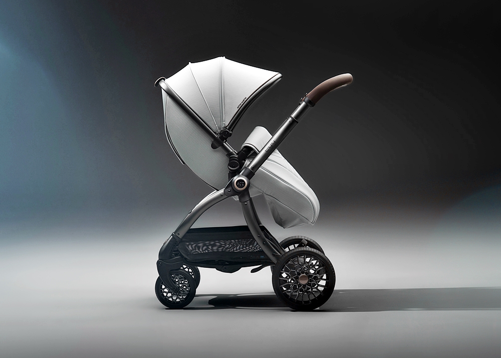 Aston Martin egg3®