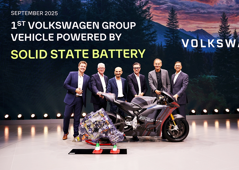 Prototaip Ducati V2L guna bateri pepejal