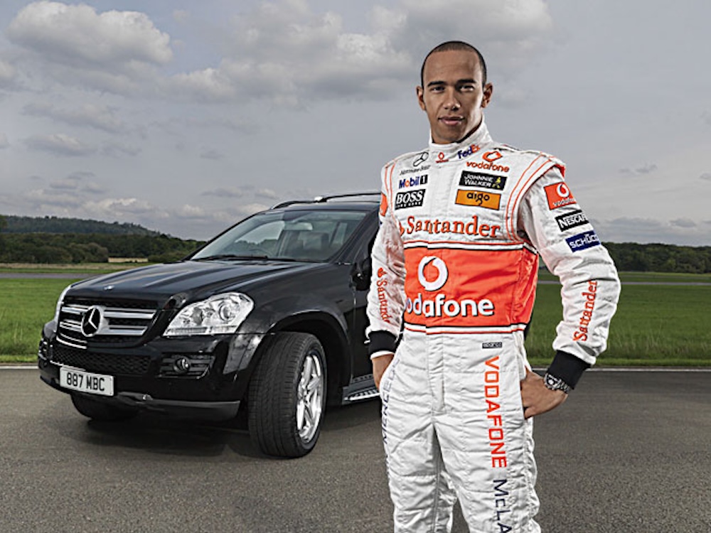 Lewis Hamilton dan Mercedes GL420 diesel miliknya.