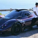 Lewis Hamiltaon bersama Pagani Zonda 760 LH Edisi Khas.