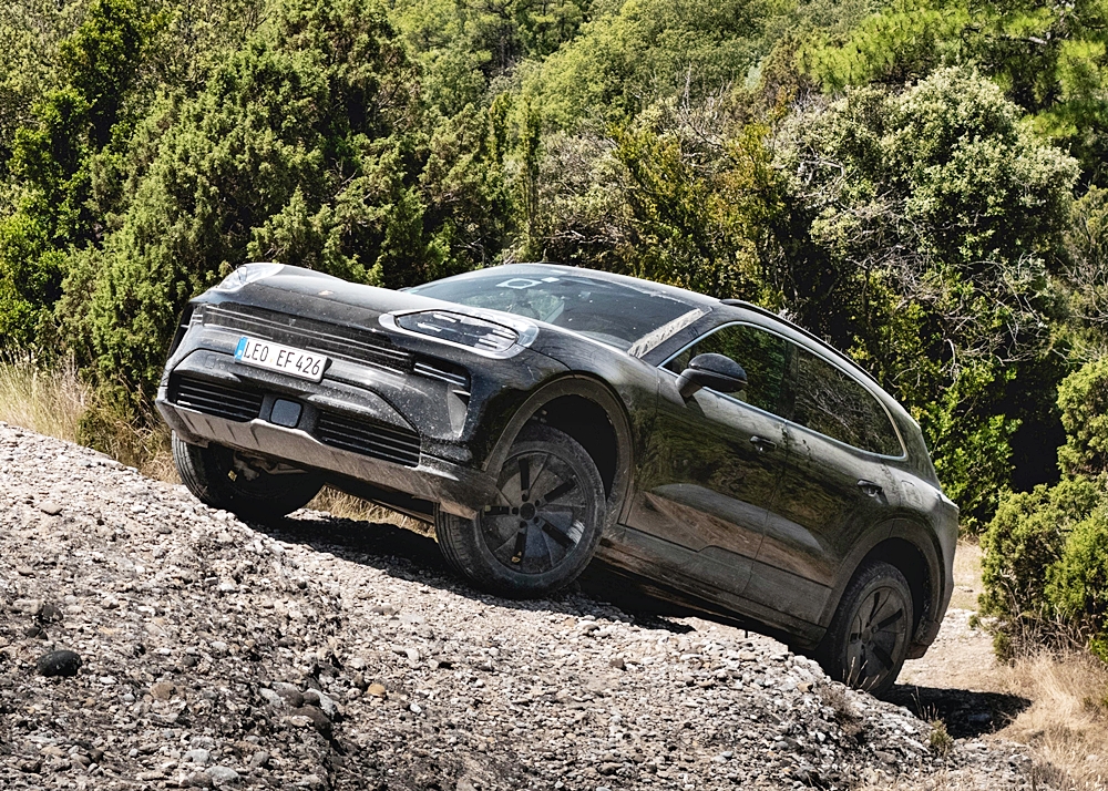 Porsche Cayenne EV lancar hujung 2025