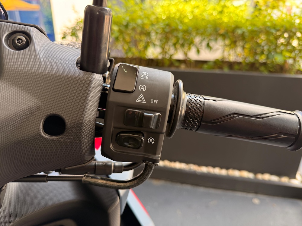 Tunggang uji Yamaha NVX 2025 di SIC