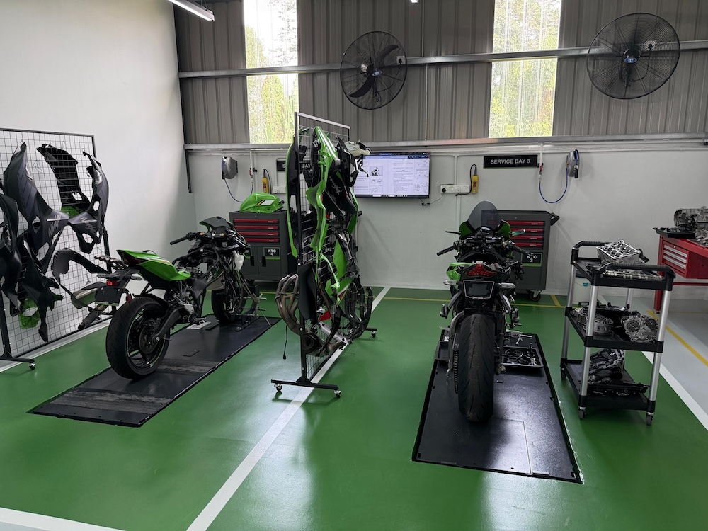 Modenas rasmi Pusat Teknikal Kawasaki (KTC) di Glenmarie