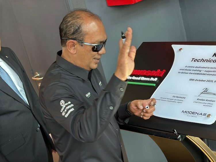 Modenas rasmi Pusat Teknikal Kawasaki (KTC) di Glenmarie