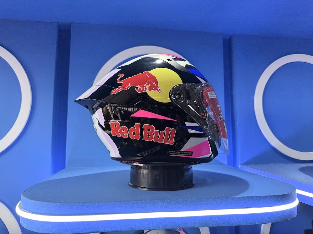 Helmet edisi khas KYT x Red Bull - KYT TT-Revo