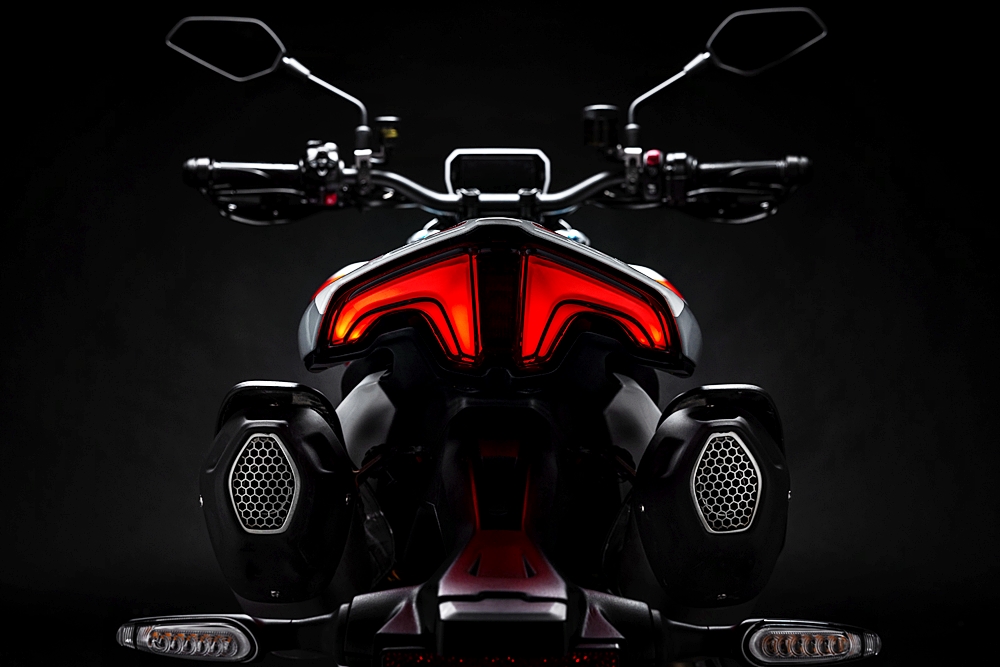 Ducati Hypermotard V2 SP 2026