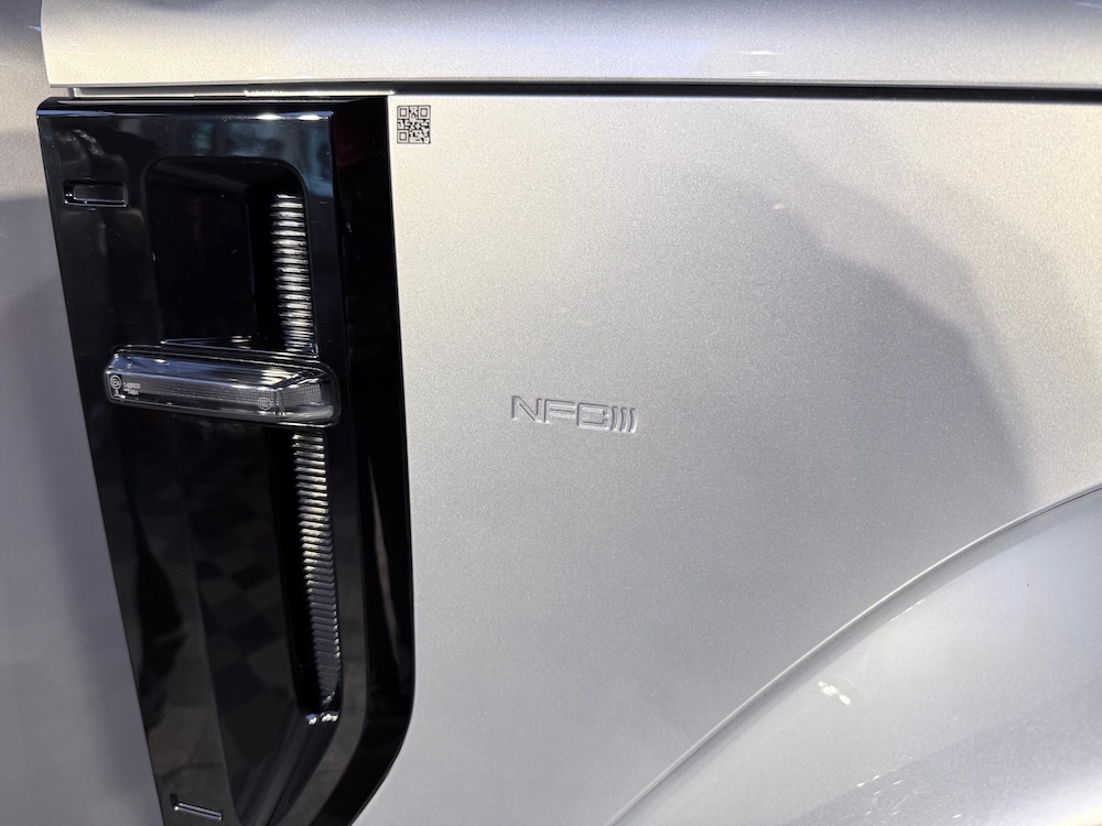 iCAUR V23 (RHD) tayang di Malaysia