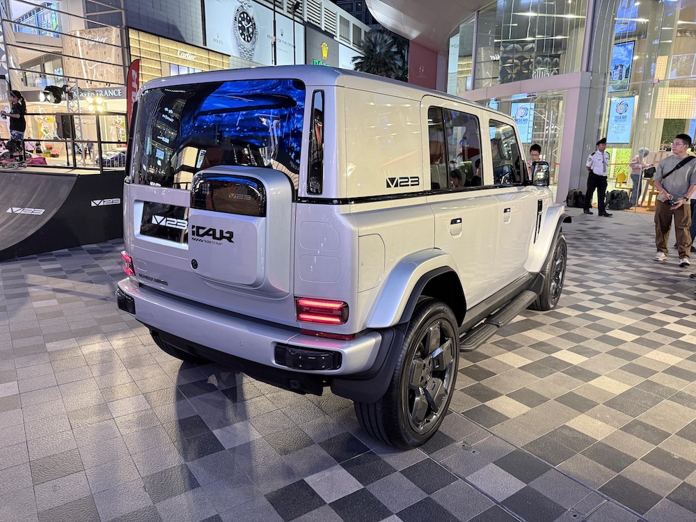 iCAUR V23 (RHD) tayang di Malaysia