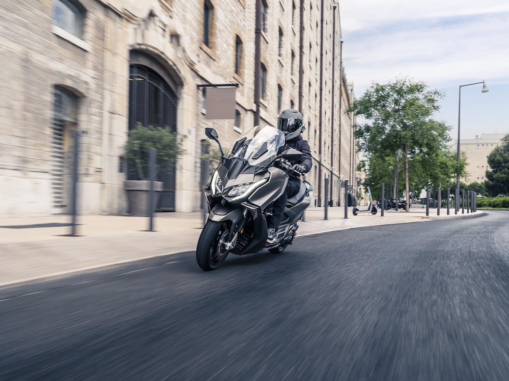 Kymco AK550 Premium kini CKD sepenuhnya