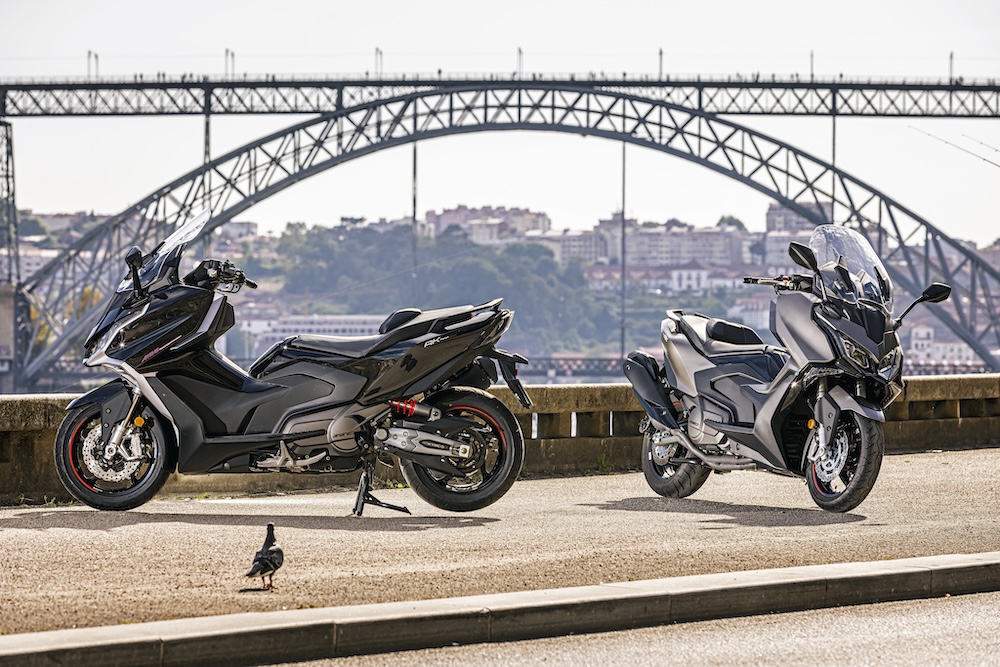 Kymco AK550 Premium kini CKD sepenuhnya