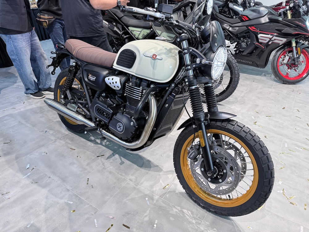 Mforce buka bilik pameran di Vietnam | Brixton Cromwell 1200