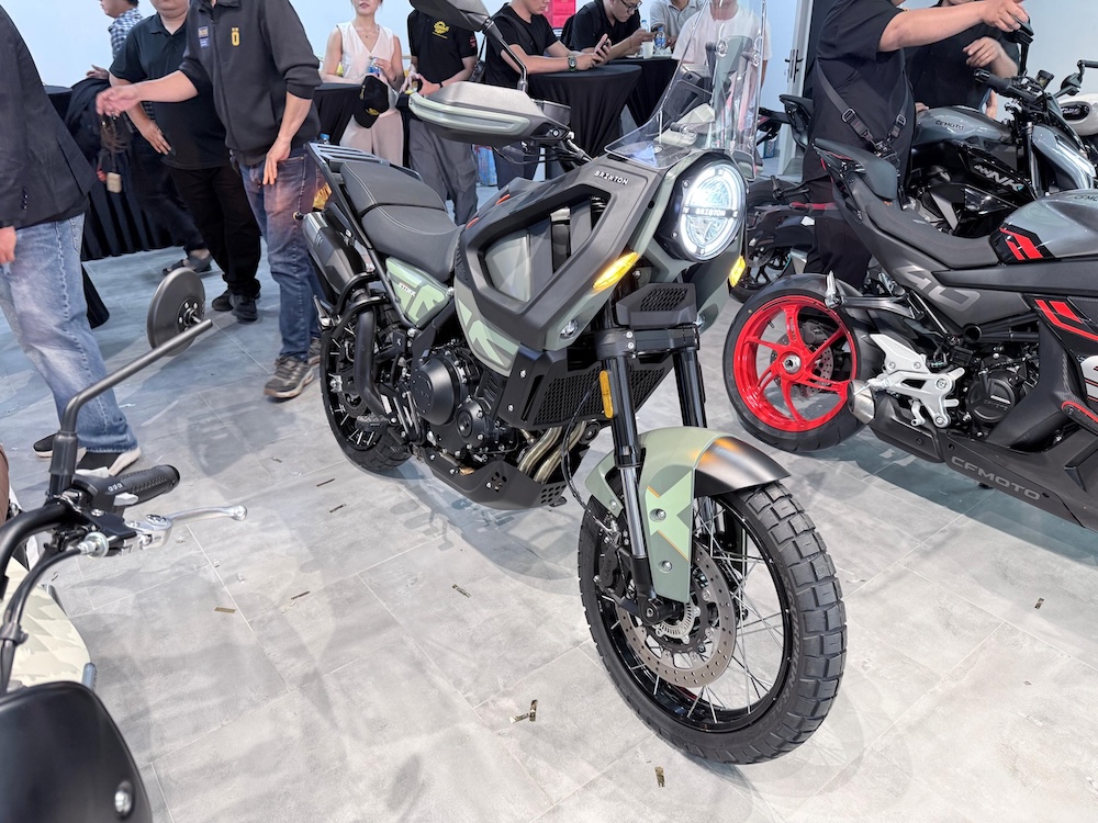 Mforce buka bilik pameran di Vietnam | Brixton Cromwell 1200