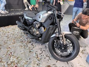 Mforce buka bilik pameran di Vietnam | QJMotor SRV600V
