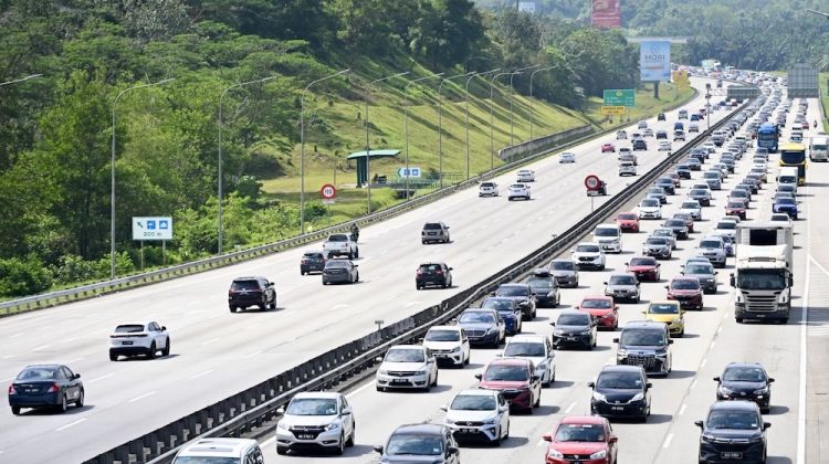 NKVE Tutup Lorong Waktu Malam Dua Hari, Kerja Pemasangan Gantri Iklan