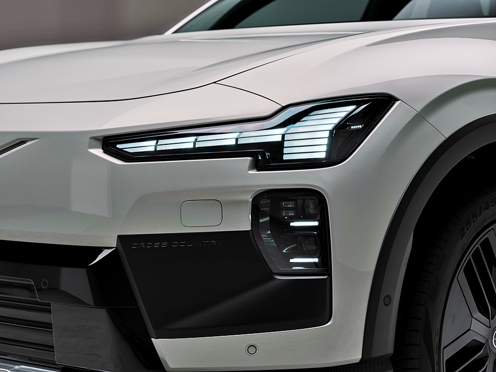 Volvo EX60 Cross Country 2027