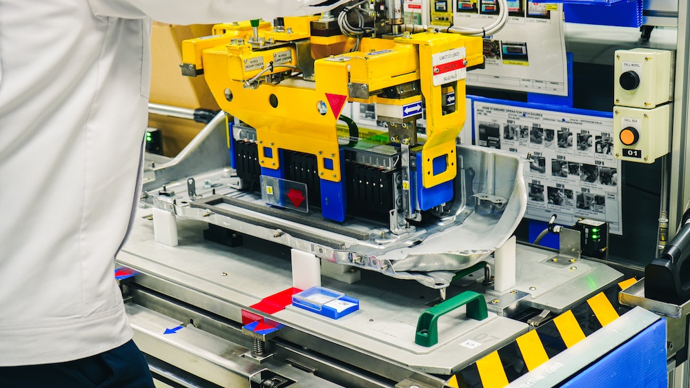 Bateri hibrid Toyota Vios HEV 2026 dipasang di kilang Bukit Raja