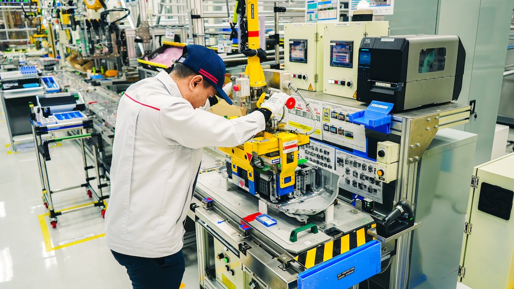 Bateri hibrid Toyota Vios HEV 2026 dipasang di kilang Bukit Raja