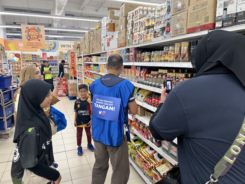 Kempen Petron Hypermarket Sweep