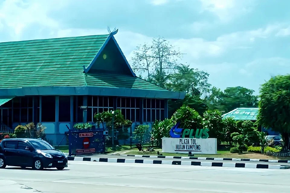 Plaza tol Hutan Kampung