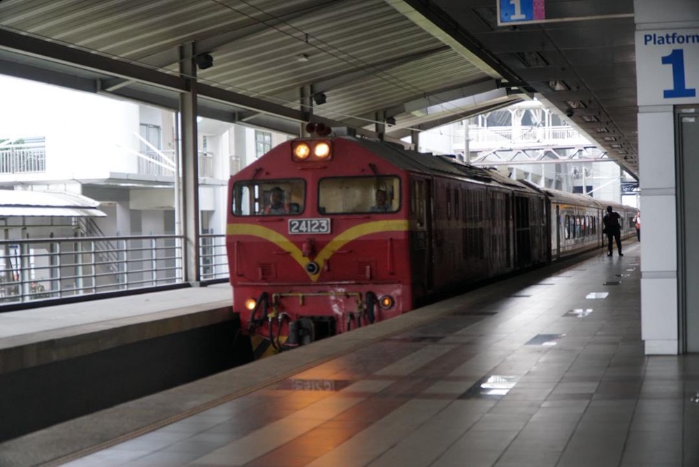 KTMB rasmi melepaskan tren terakhir perkhidmatan Ekspres Selatan pada 31 Disember 2025 di Stesen Keretapi JB Sentral.
