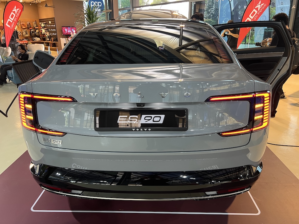 Volvo ES90 Ultra 2026