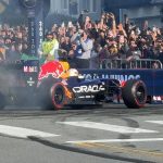 Jentera F1 Red Bull RB7 terbakar ketika demo