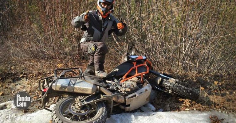 #TahukahAnda: Ini Cara Angkat Motosikal Terjatuh Tanpa Sakit, Bantuan Orang Lain