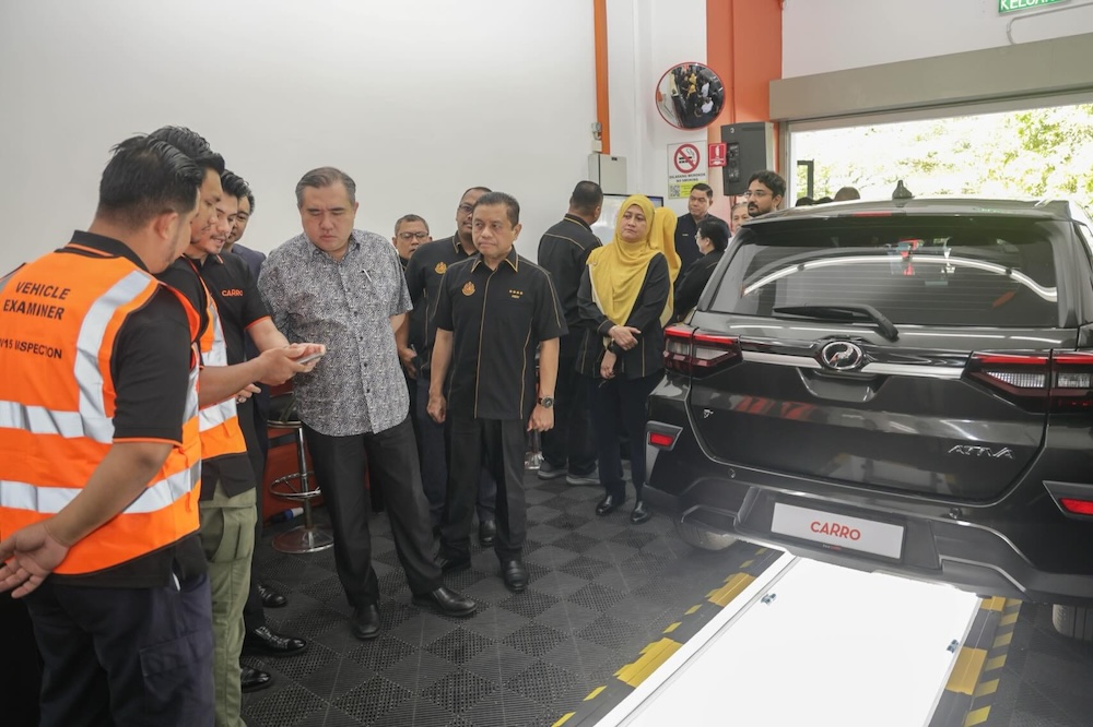 Kementerian Pengangkutan rasmi membukan lapan cawangan Perkhidmatan Pemeriksaan Kenderaan Motor (PPKM) sebagai alternatif kepada Puspakom