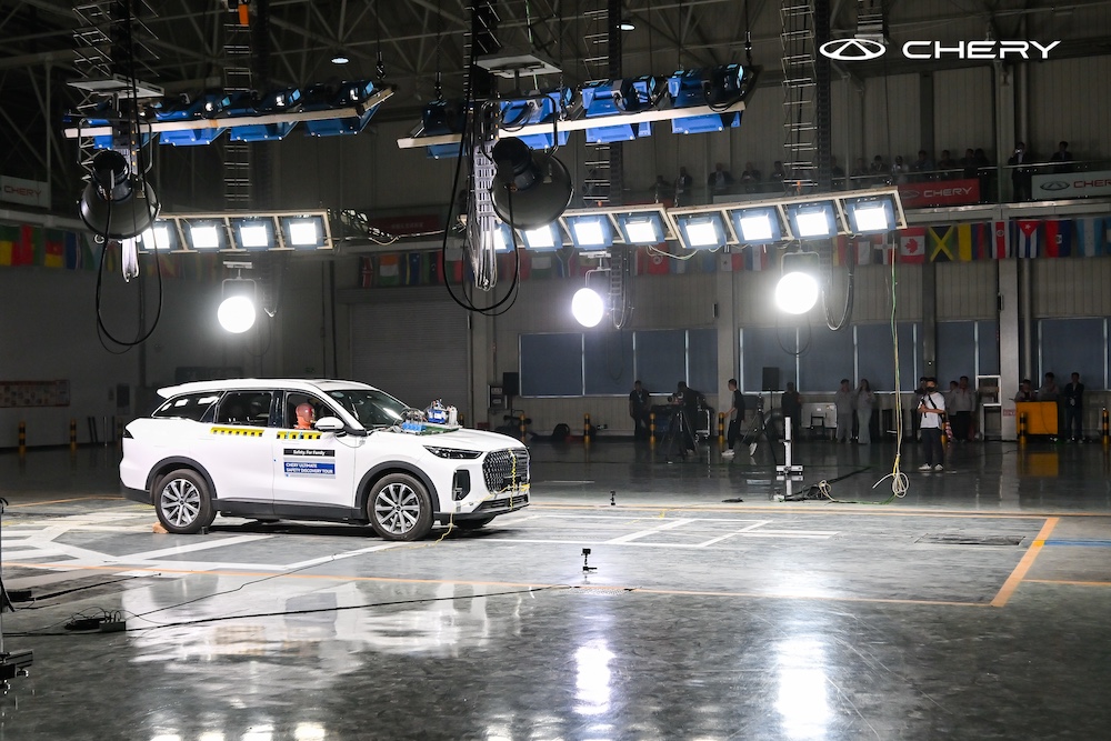 Demonstrasi ujian perlanggaran Chery Tiggo 9 dan Chery Tiggo 7 Pro di Wuhu, China.