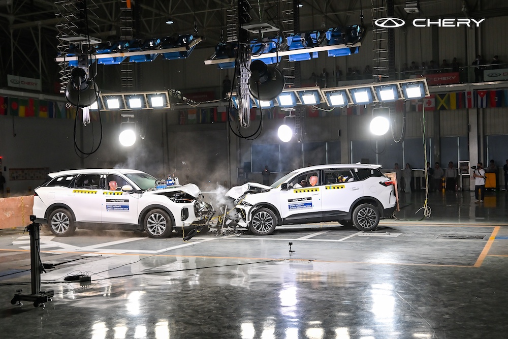 Demonstrasi ujian perlanggaran Chery Tiggo 9 dan Chery Tiggo 7 Pro di Wuhu, China.