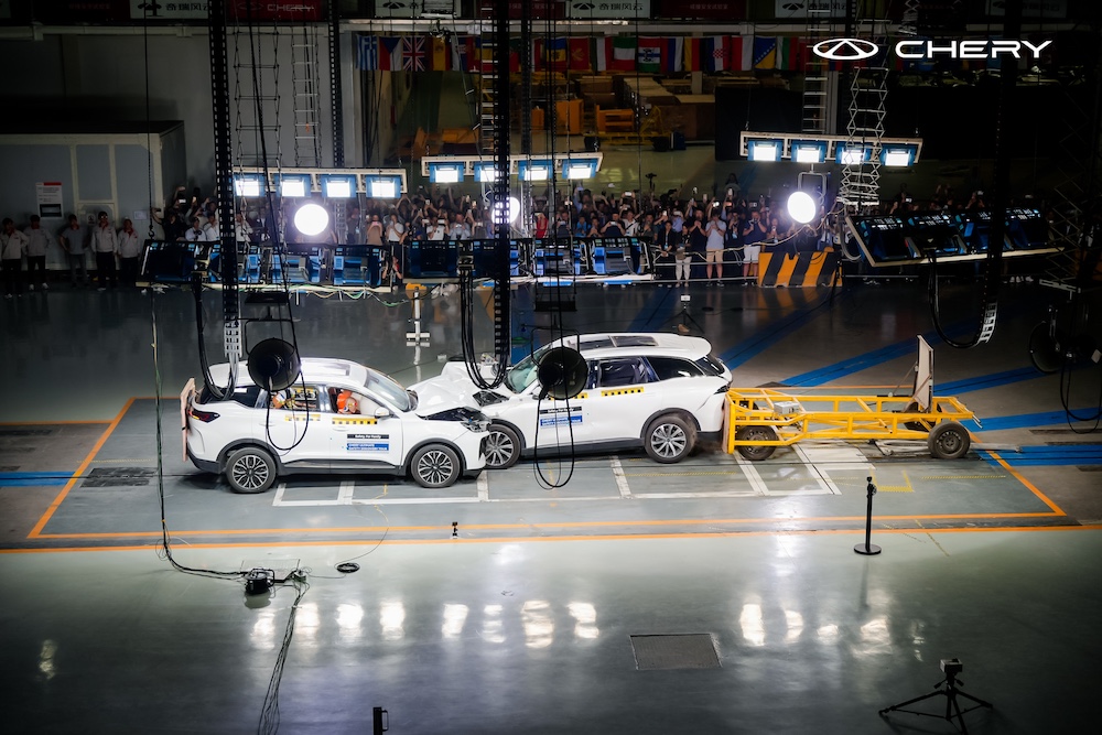 Demonstrasi ujian perlanggaran Chery Tiggo 9 dan Chery Tiggo 7 Pro di Wuhu, China.