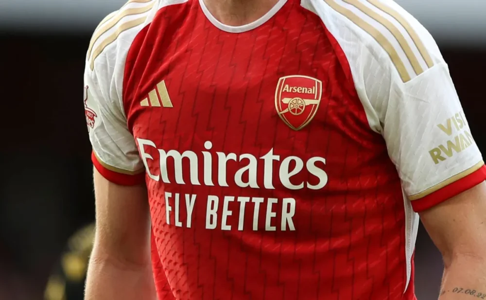 Emirates adalah antara penaja utama Arsenal
